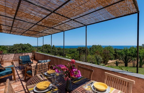 Cervione Apartment | Cosy apartment for 6 guests with A/C, WIFI, TV, patio, pets allowed and panoramic view