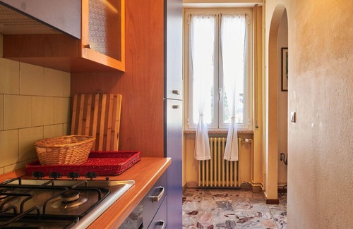 Calozzo Apartment | Cosy apartment for 6 guests with TV and terrace