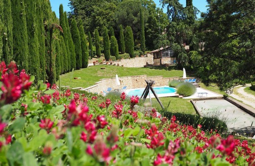 Volterra Apartment | Cosy apartment for 6 guests with WIFI, pool and panoramic view, close to San Gimignano