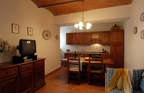 Montaione Apartment | Cosy apartment for 6 guests with pool, WIFI, A/C, TV and pets allowed, close to San Gimignano