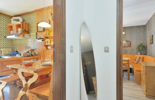 Canazei Apartment | Cosy apartment for 6 people with WIFI, TV, terrace and parking