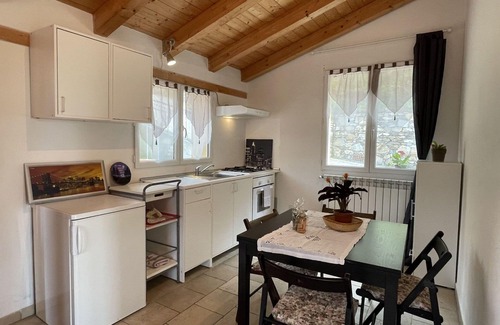 Pantasina Apartment | Cosy apartment for 6 people with pool, TV, terrace, pets allowed and panoramic view