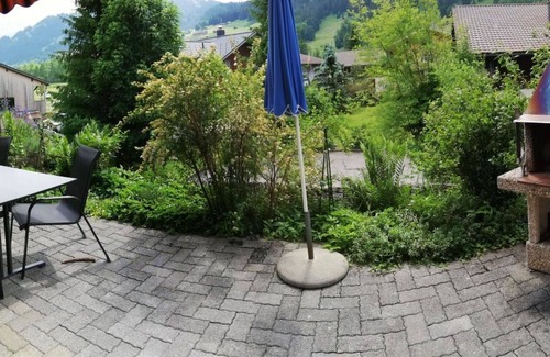 Lenk Apartment | Cosy apartment for 6 people with TV, balcony and pets allowed
