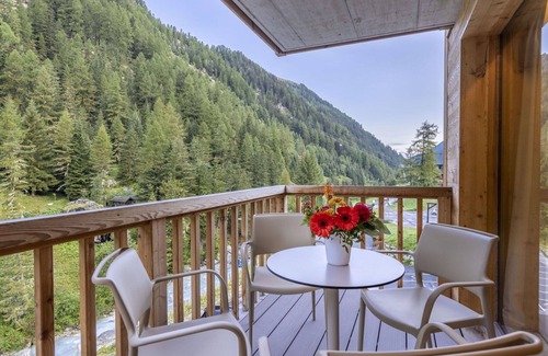 Zinal Apartment | Cosy apartment for 6 people with WIFI, TV and pets allowed