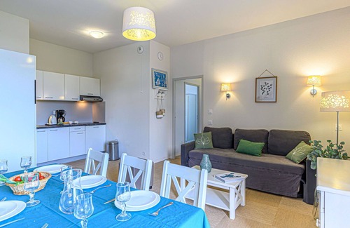 Baden Apartment | Cosy apartment for 6 people with WIFI, pool, TV and balcony