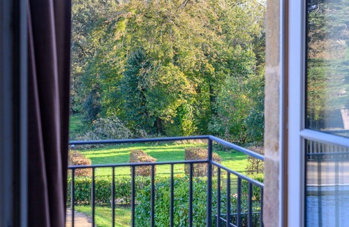 Baden Apartment | Cosy apartment for 6 people with WIFI, pool, TV and balcony