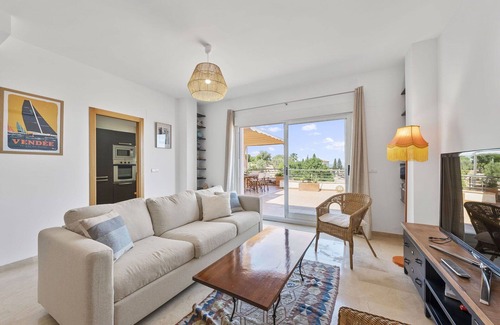 Monte Pego Apartment | Cosy apartment for 6 people with A/C, WIFI, pool, TV, patio and pets allowed