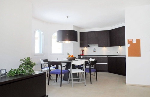 Leukerbad Apartment | Cosy apartment for 7 guests with WIFI, hot tub, TV and balcony