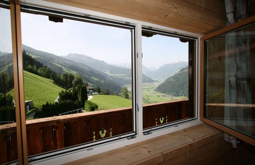 Distelberg Apartment | Cosy apartment for 8 guests with WIFI, TV, balcony and pets allowed