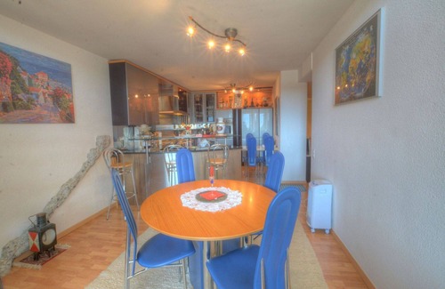 Ayent Apartment | Cosy apartment for 8 guests with hot tub, TV and balcony