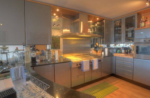 Ayent Apartment | Cosy apartment for 8 guests with hot tub, TV and balcony