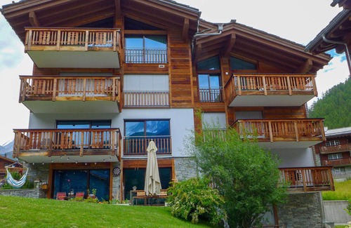 Zermatt Apartment | Cosy apartment for 8 people with WIFI, TV and terrace