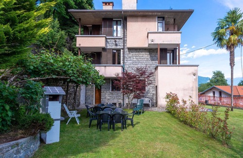 Aurogna Apartment | Cosy apartment for 9 guests with WIFI, hot tub, TV, patio and pets allowed