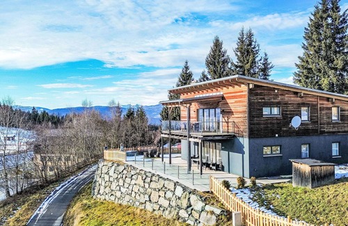 Sankt Urban Apartment | Cosy apartment for 6 guests with WIFI, TV, balcony and pets allowed