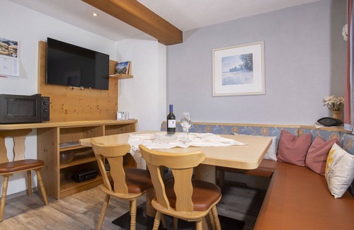 Aschau Im Zillertal Apartment | Cosy apartment for 6 guests with WIFI, TV, balcony and pets allowed