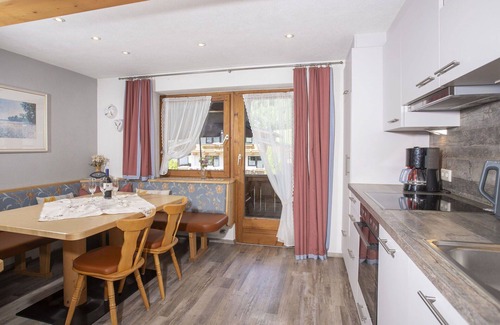 Aschau Im Zillertal Apartment | Cosy apartment for 6 guests with WIFI, TV, balcony and pets allowed