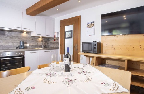 Aschau Im Zillertal Apartment | Cosy apartment for 6 guests with WIFI, TV, balcony and pets allowed