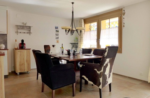 Kandersteg Apartment | Cosy apartment for 4 guests with WIFI, TV, terrace and panoramic view