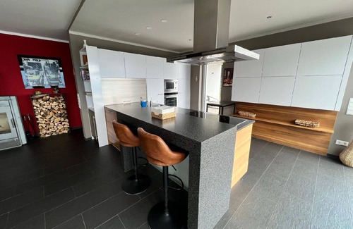 Bodensdorf House | Cosy apartment for four people with a wonderful view of Ossiachersee and the mountains