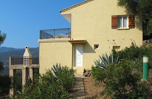 Partinello Apartment | Cosy apartment for 3 people with WIFI, A/C, TV, patio, pets allowed and panoramic view