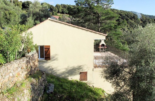 Partinello Apartment | Cosy apartment for 3 people with WIFI, A/C, TV, patio, pets allowed and panoramic view