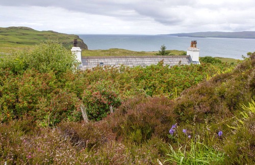 Waternish Apartment | Cosy apartment for 2 guests with WIFI, TV and pets allowed