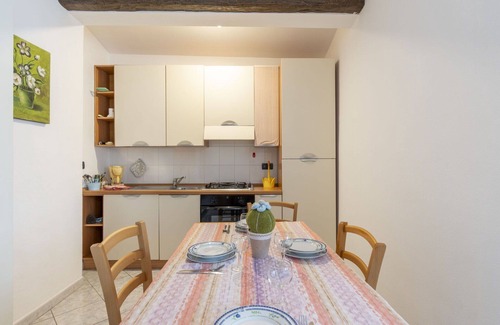 Gazzelli Apartment | Cosy apartment for 4 people with pool, WIFI, balcony, pets allowed and panoramic view