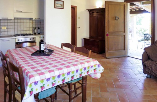 Santa Luce Apartment | Cosy apartment for 5 guests with pool, WIFI, TV, terrace and pets allowed