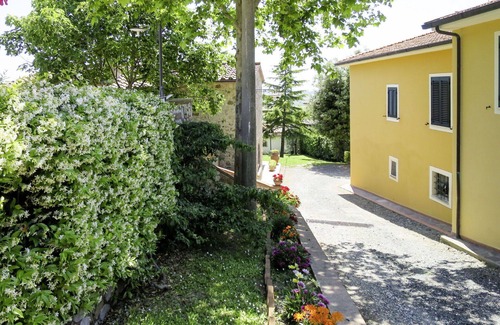Santa Luce Apartment | Cosy apartment for 5 guests with pool, WIFI, TV, terrace and pets allowed
