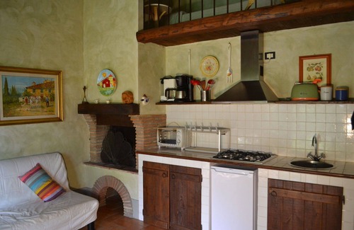 Monteleone d'Orvieto Apartment | Cosy apartment for 4 guests with pool, WIFI and TV