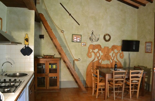 Monteleone d'Orvieto Apartment | Cosy apartment for 4 guests with pool, WIFI and TV