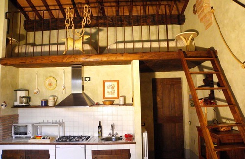 Monteleone d'Orvieto Apartment | Cosy apartment for 4 guests with pool, WIFI and TV