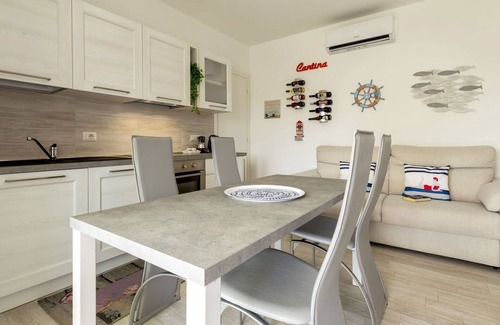 La Muddizza Apartment | Cosy apartment for 5 people with WIFI, A/C, pool, TV and terrace