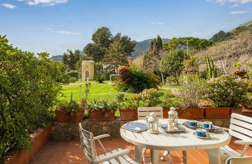 Latte Apartment | Cosy apartment for 4 guests with A/C, pool, WIFI, TV, terrace and pets allowed