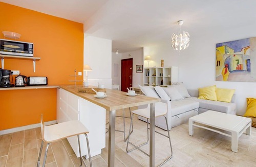 Sanary-sur-Mer Apartment | Cosy apartment for 6 guests with WIFI, TV and terrace