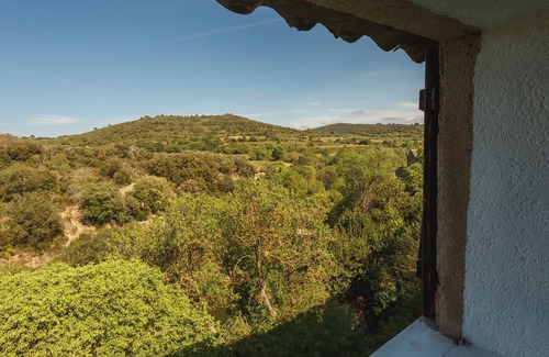 Gabian Apartment | Cosy Apartment in Ancient Gabian with River and Vineyard Views