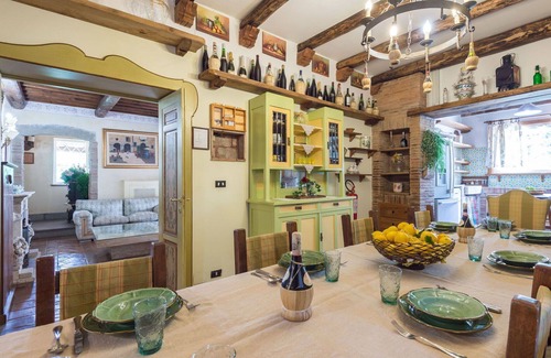 Rocca di Papa Villa | Cosy apartment in villa for 13 people with private pool, A/C, WIFI, TV and patio