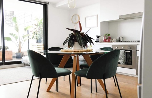 Fitzroy Apartment | Cosy Apartment in Trendy Collingwood