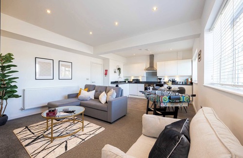 Trafford Apartment | Cosy apartment in the heart of Sale