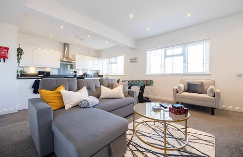 Trafford Apartment | Cosy apartment in the heart of Sale