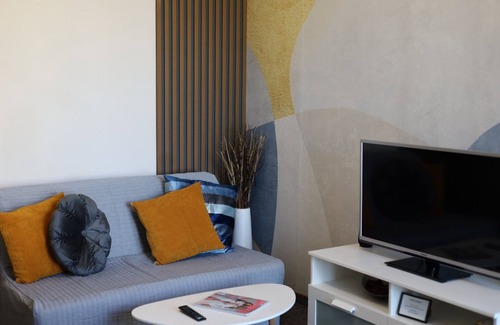 Burgas Apartment | Cosy apartment in the most luxurious building in Burgas l SPA l Free parking