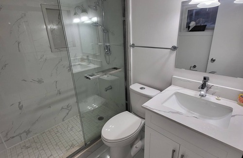 Upper Beaches Apartment | Cosy Apartment in Upper Beaches, Toronto