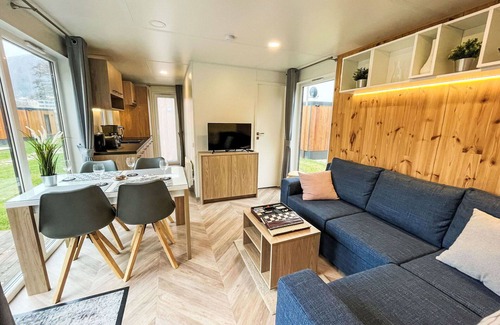 Riedenburg House | Cosy apartment in villa for 4 guests with WIFI, TV, terrace and parking