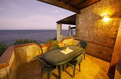 Villaputzu Villa | Cosy apartment in villa for 8 people with A/C and TV