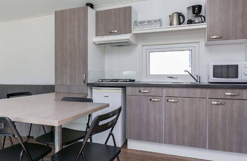 Houthalen House | Cosy apartment in villa for 6 guests with pool, hot tub, TV, terrace and parking