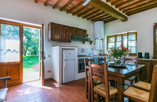 Sasso dʼOmbrone Villa | Cosy apartment in villa for 6 people with A/C, pool, WIFI and patio