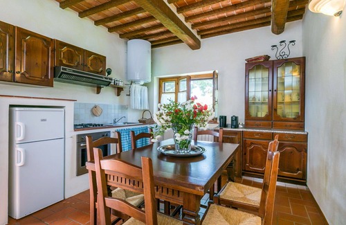 Sasso dʼOmbrone Villa | Cosy apartment in villa for 6 people with A/C, pool, WIFI and patio