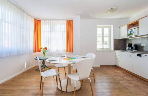 Sellin Villa | Cosy apartment in villa for 4 people with WIFI, TV, terrace, pets allowed and parking