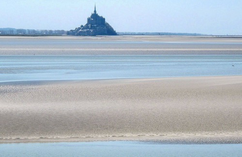 Sartilly-Baie-Bocage Villa | Cosy apartment in villa for 4 guests with WIFI, TV and parking