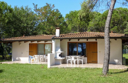 Grado House | Cosy apartment in villa for 6 guests with pool, WIFI, terrace and pets allowed